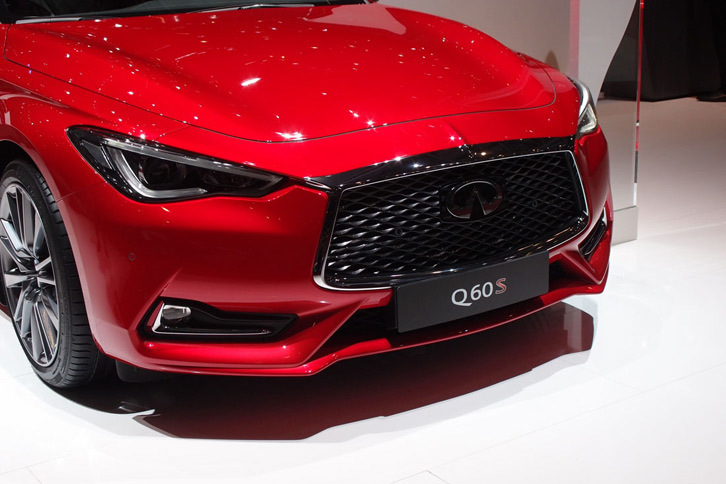 インフィニティQ60S