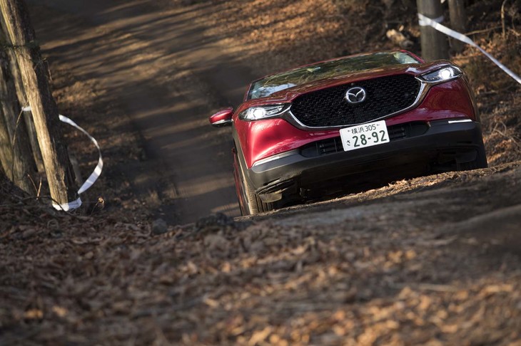 「オフロードトラクションアシスト」は、他社のSUVなどが搭載する同種の機能とほとんど同じ。スタッフによればマツダならではの強みや特徴は「特にない」という。