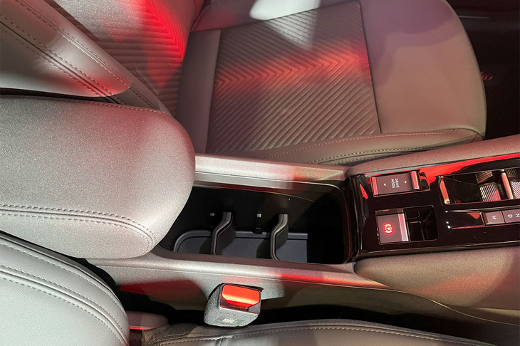 アルファ・ロメオ・ジュニア（ドリンクホルダー）