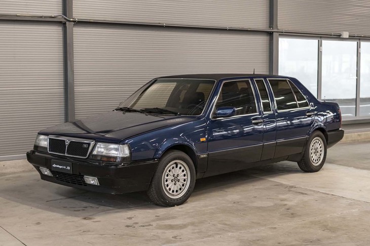 ハブの入り口に置かれていた「ランチア・テーマ リムジン」。ランチアの最上級車は昔から公用車として使用されるのが伝統で、外国の重要なゲストを迎える際にはリムジンに仕立てたテーマが用いられた。写真はジャンニ・アニエッリが所有した車両と思われる。エンジンはフェラーリV8。すなわち、このクルマは「テーマ8.32」をリムジン化したもの。ピニンファリーナの手によってモディファイされた。