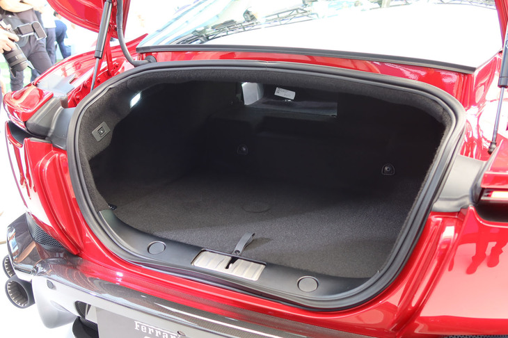 フェラーリ・アマルフィ（トランクルーム）