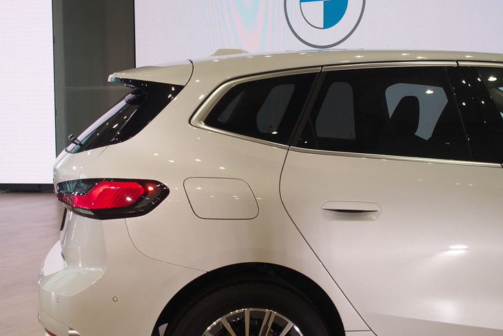 218iアクティブツアラー エクスクルーシブ（リアスポイラー）