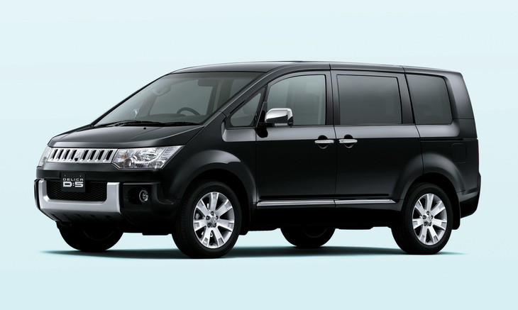 2007年に登場した「三菱デリカD：5」。写真は2015年モデルだが、2018年のマイナーチェンジ以降は顔つきがガラッと変わっている。