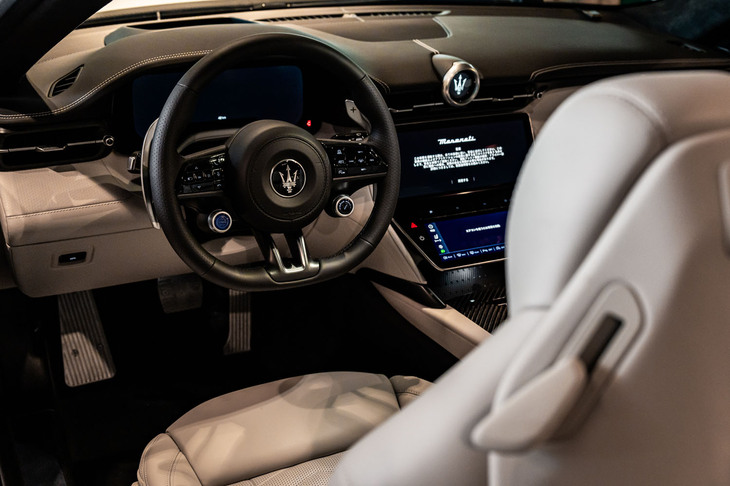 マセラティ・グランカブリオ トロフェオ（インストゥルメントパネル）