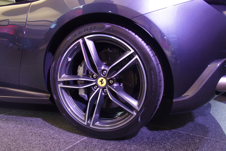 フェラーリ・ローマ（タイヤ＆ホイール）