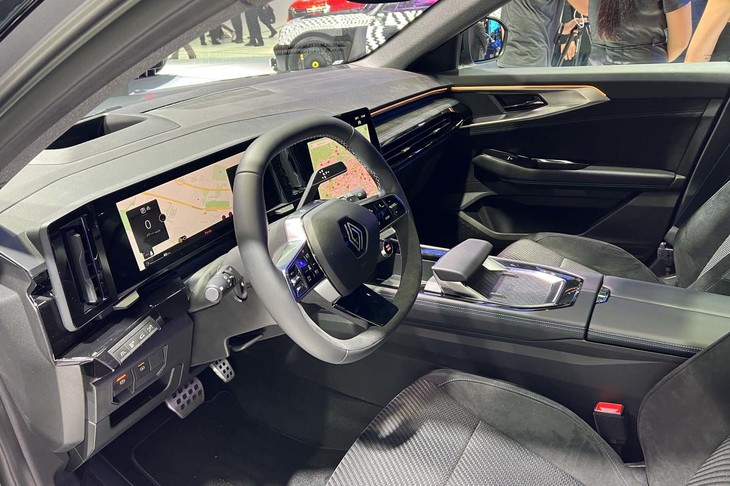 ルノー・オーストラルE-TECHフルハイブリッド