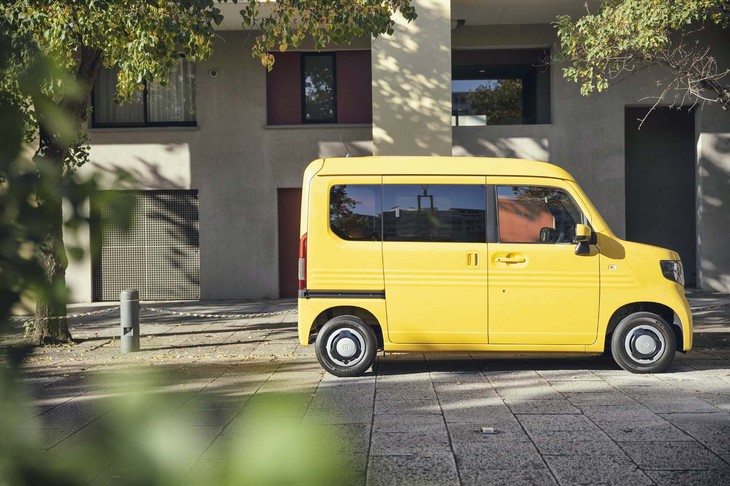 プロユースを意識して開発された商用バン「N-VAN」。今回試乗した「＋STYLE FUN」のようにレジャー向けのポップなグレードもラインナップされている。