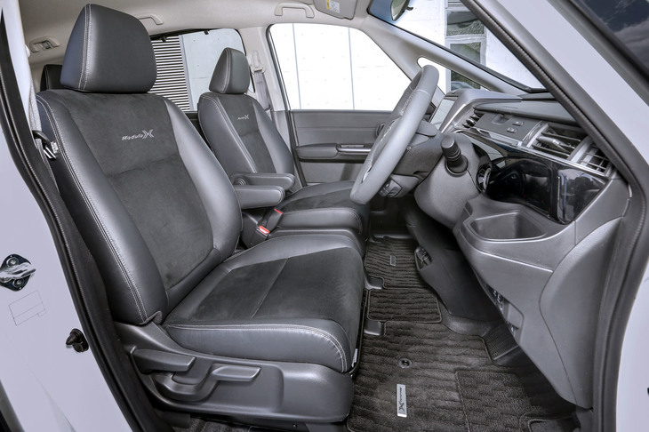 ホンダ・フリード モデューロX Honda SENSING（1列目シート）