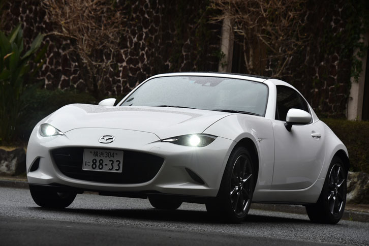 マツダ・ロードスターRF VS