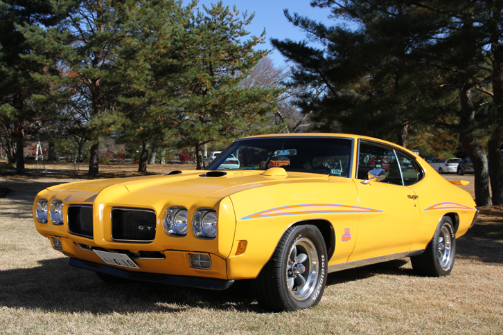 1970年「ポンティアックGTOジャッジ」。元祖マッスルカーといわれるGTOをさらに強化するオプションパッケージが“ザ・ジャッジ”。ボディーカラーは、1970年式のGTOジャッジの専用色であるオービット・オレンジ。