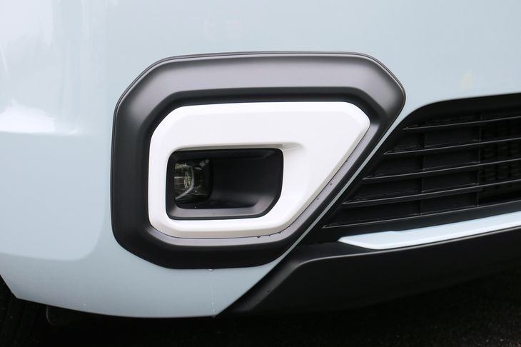 ホンダ・ステップワゴンe：HEVエアー ホンダアクセス用品装着車（フォグライトガーニッシュ）