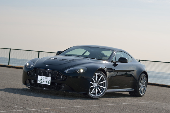 アストンマーティンV12ヴァンテージS