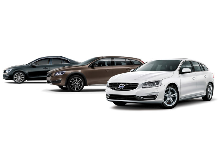 写真左から「ボルボS60 T5クラシック」「V60クロスカントリーT5 AWDクラシック」「V60 T3クラシック」。