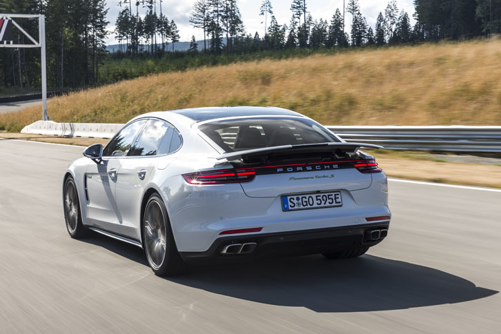 ポルシェ・パナメーラ ターボS E-ハイブリッド