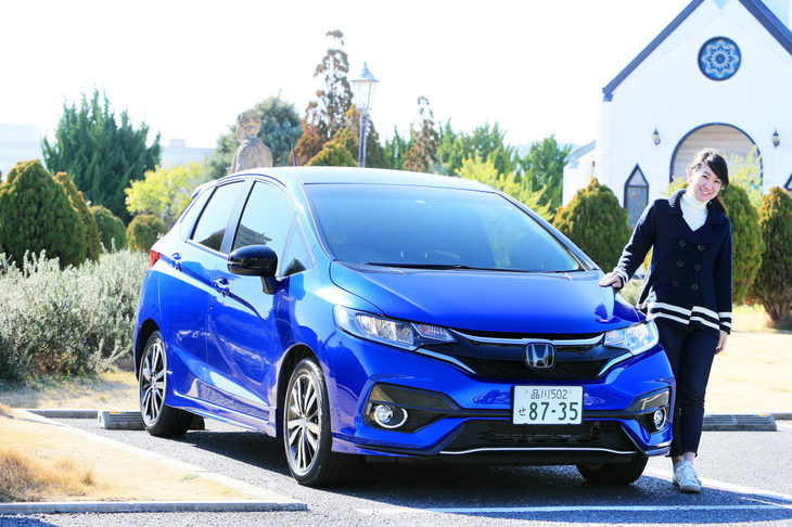 「東京から日帰りで行ける観光地」という今回のツアーのお題を聞き、選んだ行き先は花咲き誇る南房総。旅のお相手には「ホンダ・フィット」をチョイスした。荷物が積めて、遠出が楽で、しかも低燃費という万能コンパクトカーだ。