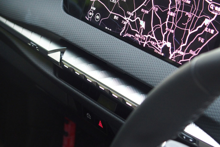 DS 4リヴォリPureTech（エアコンスイッチ）