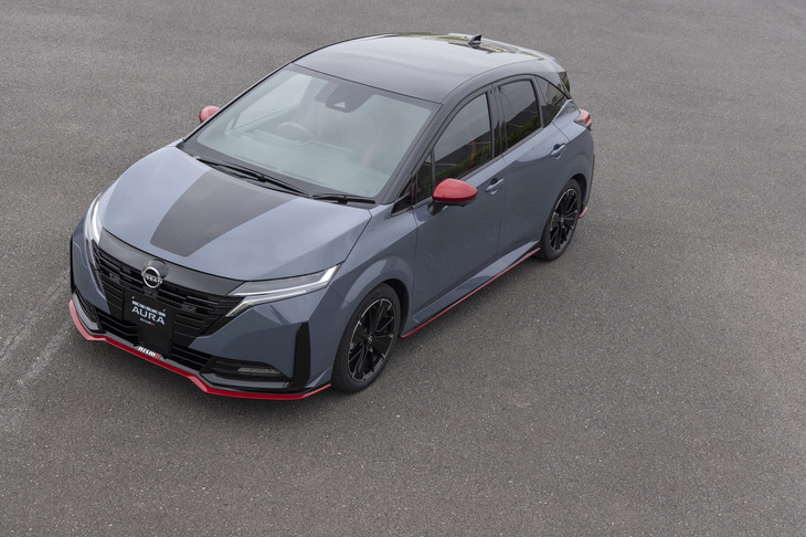 マイナーチェンジに合わせて設定された「日産ノート オーラNISMOチューンドe-POWER 4WD」。これまでは選べなかった4WDのNISMOだ。