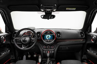 「MINIクロスオーバー」に「ジョンクーパーワークス」追加設定の画像