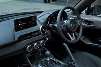 エクステリア同様、インテリアも基本的なデザインは踏襲されている。