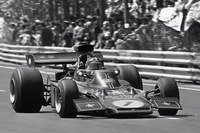 度重なる改良を受けながら、1975年まで使用された「ロータス72」。ヨッヘン・リントやエマーソン・フィッティパルディ（写真）に年間タイトルをもたらした。（写真：Newspress）