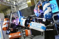 ロボットを装着して対戦する新しいテクノロジースポーツ「R-FIGHT」。モビリティーという言葉には可動性という意味もあって……という難しい話はさておき、シンプルに面白かった！