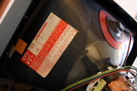 ある日、裏ぶたを開けてみたところ。ブラウン管は中国製だった。