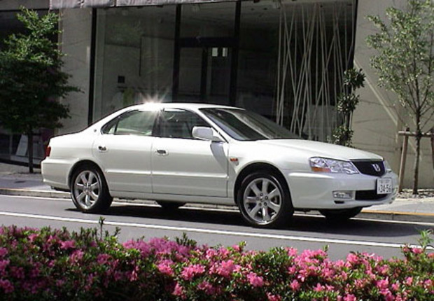 【スペック】全長×全幅×全高＝4860×1795×1420mm/ホイールベース＝2745mm/車重＝1550kg/駆動方式＝FF/3.2リッターV6SOHC24バルブ（260ps/6100rpm、32.0kgm/3500rpm）/車両本体価格＝348.0万円（テスト車＝同じ）