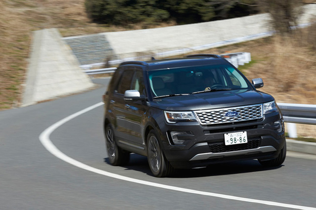 フォード・エクスプローラー タイタニアム（4WD/6AT）【レビュー