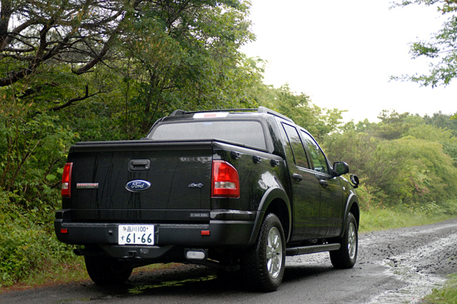 フォード・エクスプローラー・スポーツトラック XLT（4WD/5AT）【試乗