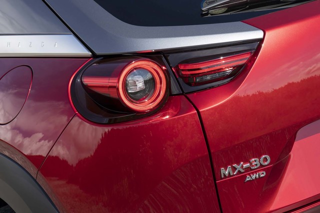 マツダ MAZDA MX-30 アダプティブ LEDヘッドライト右(運転席側) マツダ MAZDA MX-30 アダプティブ LEDヘッドライト右(運転席側)