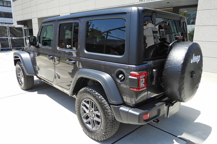 ジープ・ラングラー アンリミテッド スポーツ（エクステリア）