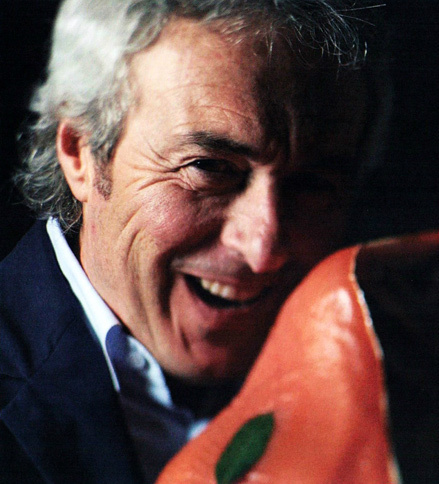 「アップストリーム・イタリアーナ」社のカタログから。
	スモークド・サーモンに魅せられ、ついに仕事にしてしまったクラウディオ・チェラーティ氏。