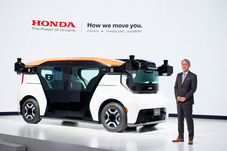 「ジャパンモビリティショー2023」より、このほど提携解消が発表された（涙）、ホンダとGM、GMクルーズの3社が開発していた「クルーズ・オリジン」。上述のZOOXの車両もそうだが、自動運転タクシーというと、このように箱型のモビリティーとなる例が多いが……。