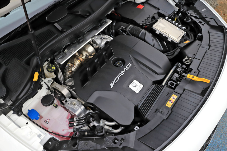 「M139」型2リッターターボエンジン。ベアリングマウントのツインスクロールターボチャージャーや、デュアルインジェクション、可変バルブ機構の採用などにより、量産車用のエンジンでありながら、1リッターあたり200PSを超える高出力を実現している。