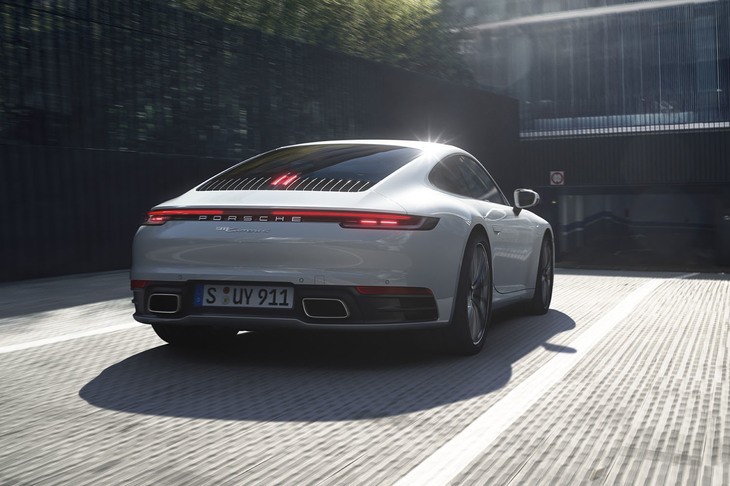 ポルシェ911カレラ4