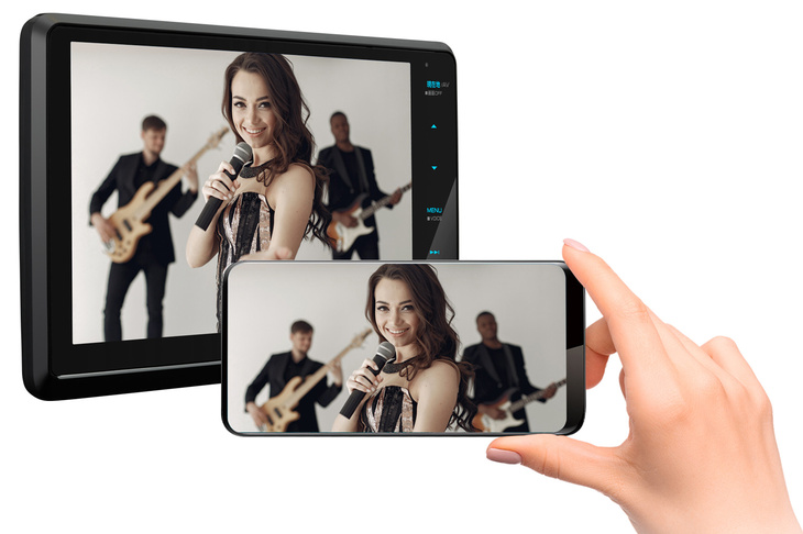 HDMI接続に対応しており、スマートフォンなどの画像を大画面で楽しむことができる。