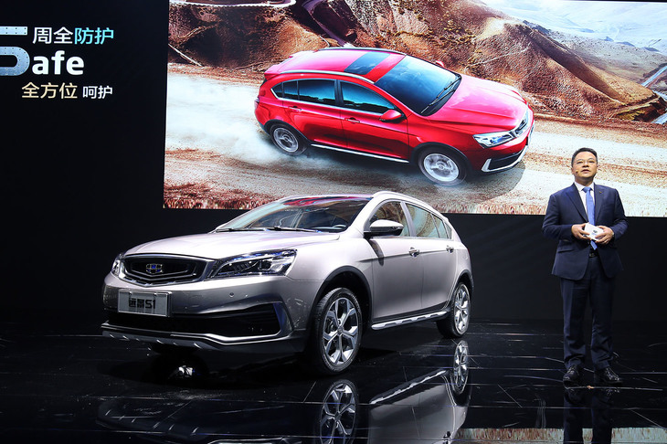 2017年秋の広州モーターショーで披露された、吉利汽車の新型SUV「ビジョンS1」。（写真：吉利汽車）