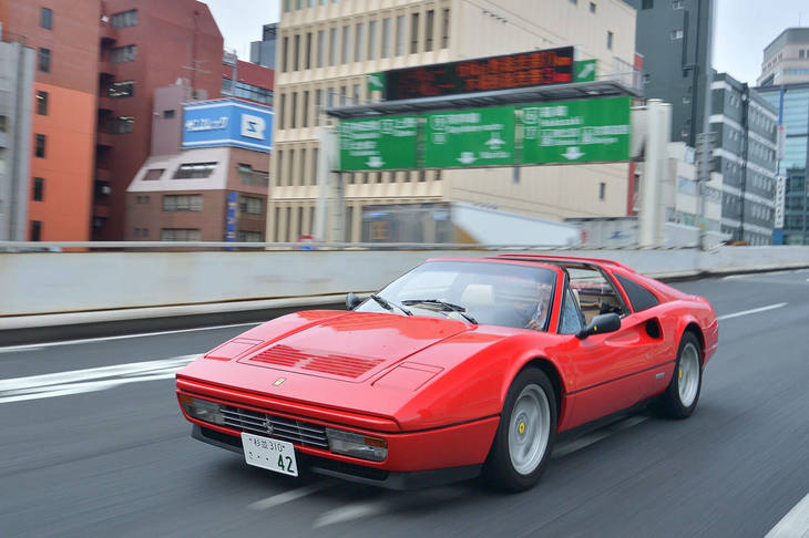 328GTS（写真＝池之平昌信）