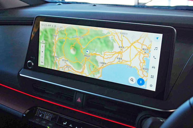 インフォテインメントシステムについては、「X」を除く全グレードにディスプレイオーディオを標準装備。画面のサイズは「U」「G」が8インチ、「Z」が12.3インチとなる。