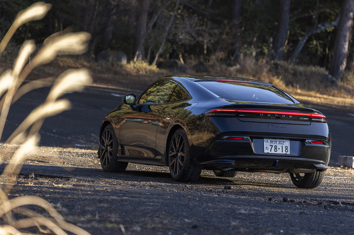 ドライブモードは「スポーツ」「GT」「コンフォート」に「インディビジュアル」を加えた全4種類。GTモードがデフォルトだ。