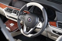 ステアリングホイールにはラヴァリナレザーが巻かれる。バイトーン仕様は17万3000円のオプション。