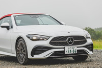 「クーペ」と同様に2リッター4気筒ターボモデルからの導入で、価格はクーペよりも86万円高い936万円。なお、クーペはすでにメルセデスAMGの「CLE53 4MATIC＋」が国内発売されている。