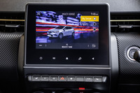 「エコ」「スポーツ」「マイセンス」の3種類から任意にドライブモードを選択できる「マルチセンス」を搭載。写真はステアリングの重さやメーターの表示パターン、アンビエントライトを個別設定できるカスタマイズモード、マイセンスを選択した様子。