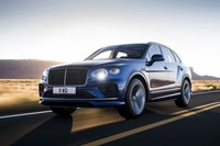 2020年に国内導入された「ベンテイガ」の大幅改良モデル。