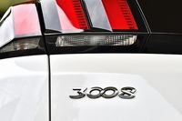 今回試乗したのは180台限定の「GTライン デビューエディション」。充実した装備とスポーティーな外観を兼ね備えた上級グレードである。車両価格は400万円。