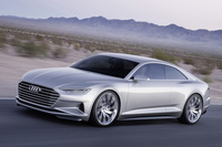 ヘッドランプの長さや角度、バンパーの両サイドに備わる、エアインテークまわりの“彫りの深さ”に注目。「アウディ・プロローグ」のフロントまわりは、非常に立体的な形状となっていた。