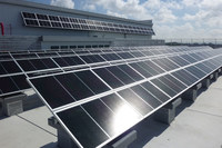 現在の日本の送電設備では、需要に応じて即応的に、フレキシブルに電気を発電する必要がある。電力会社が自然エネルギーを敬遠するのは、「発電量をコントロールできない」というのも大きな理由なのだ。