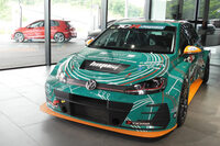 TCRジャパンシリーズに参戦していた「ゴルフGTI TCR」。「Volkswagen和歌山中央RT with TEAM和歌山」の車両で、2019年のサンデーシリーズでは年間チャンピオンに輝いている。