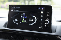 9インチの「Honda CONNECTディスプレー」にバッテリーへの充電や平均燃費、走行可能距離、モーターアシストの状態が確認できる「パワーフロー」を表示させた様子。