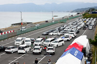 湘南の海に面した大磯プリンスホテルの駐車場に、オーテック／NMCの手になる車両がズラリと並ぶ。